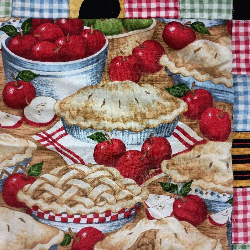 Handcrafted Apple Pie Gingham Quilted Table Mat - Picture 4 of 9